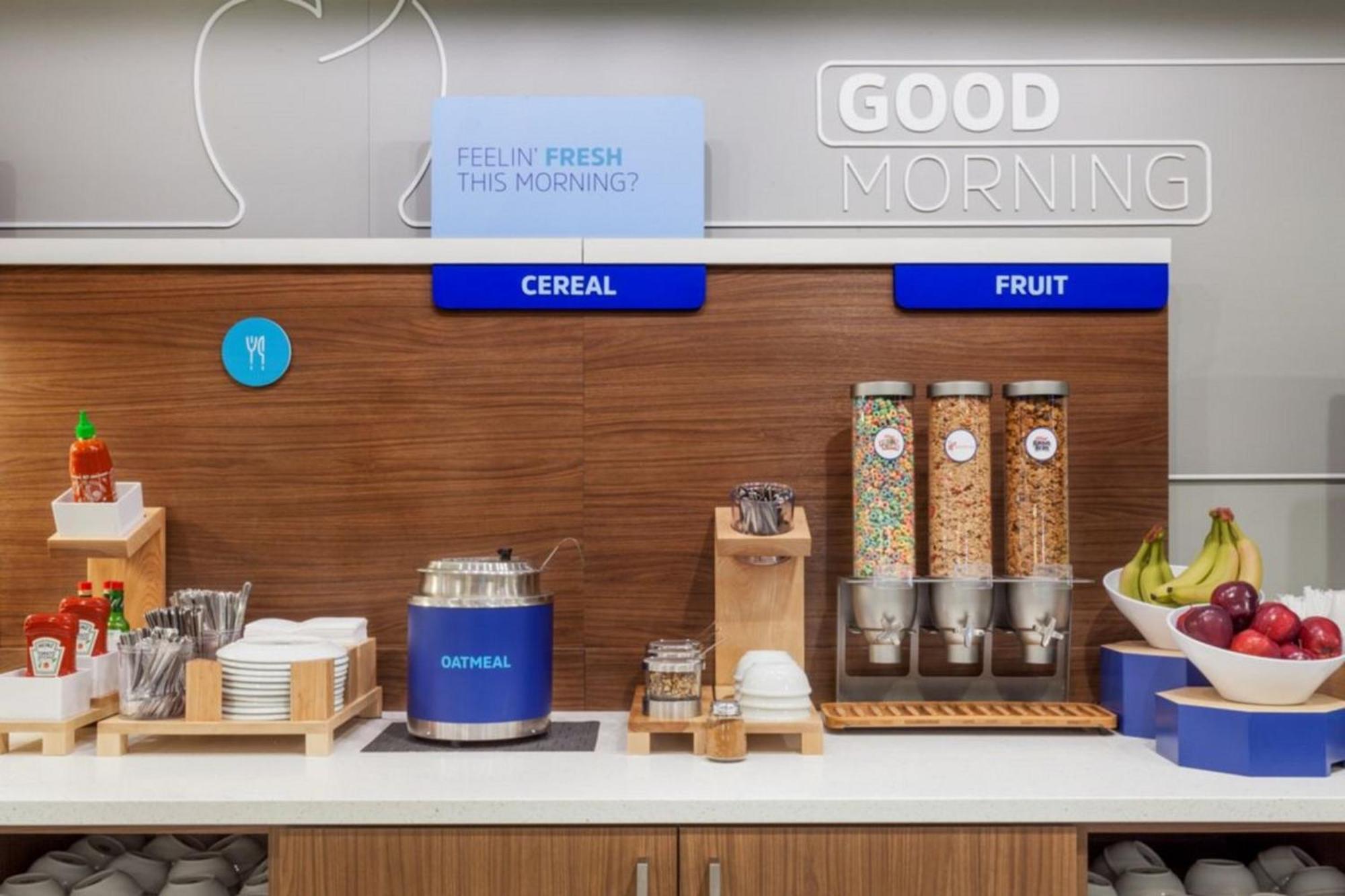 Holiday Inn Express & Suites Chicago - Oak Forest By Ihg Buitenkant foto