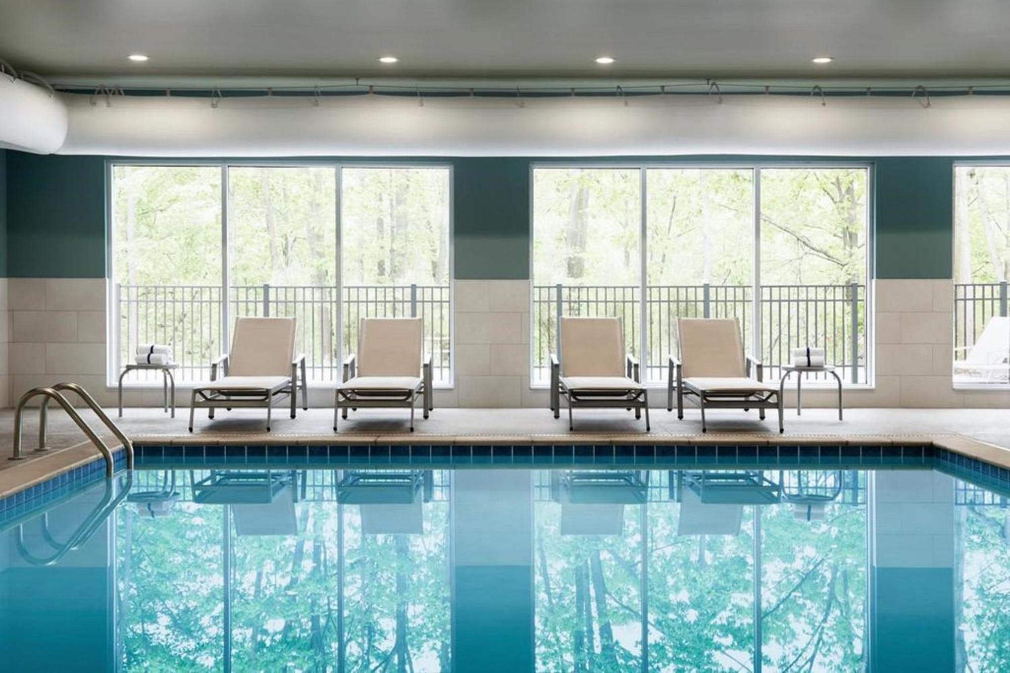 Holiday Inn Express & Suites Chicago - Oak Forest By Ihg Buitenkant foto